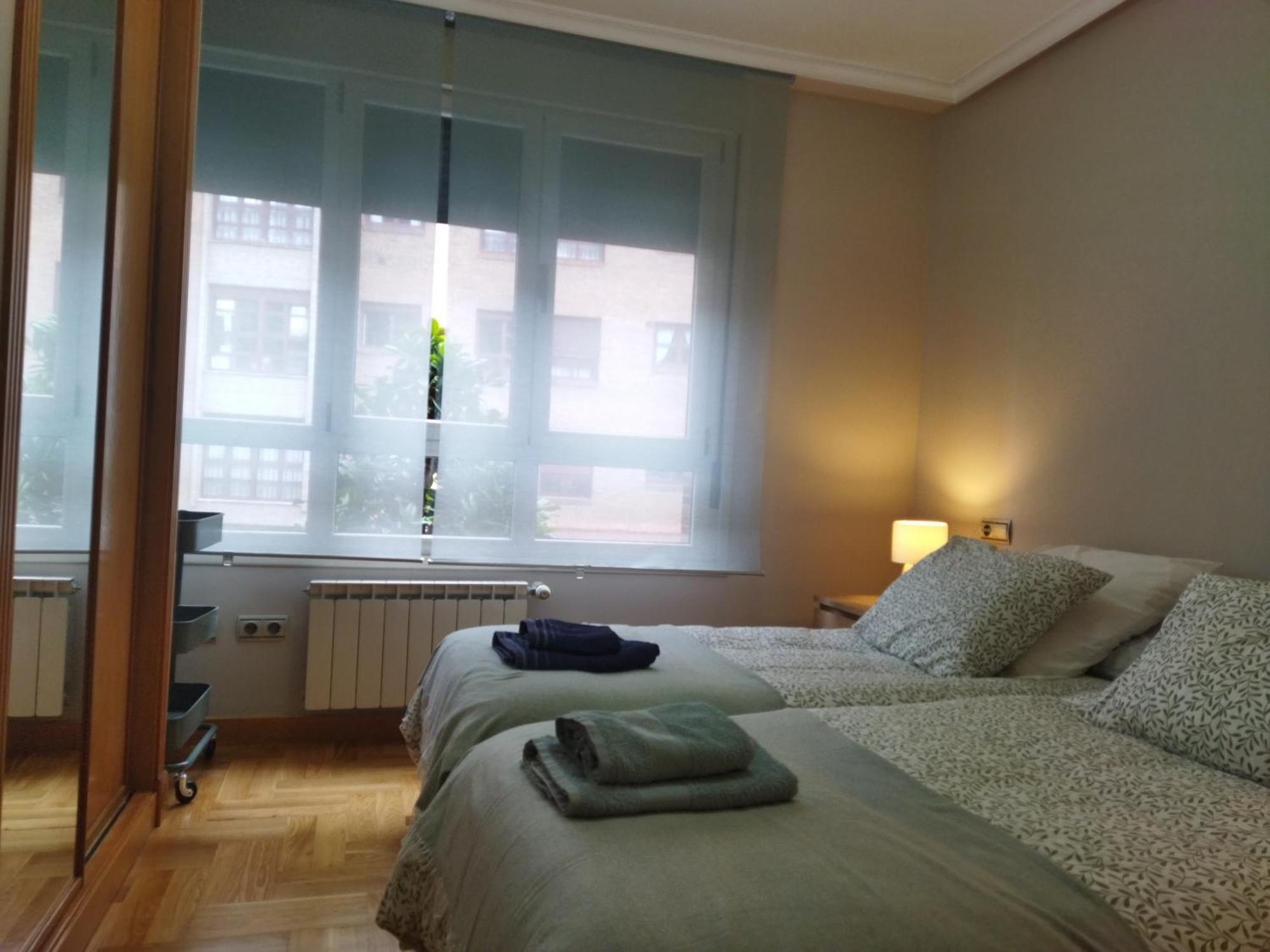 Centrico Apartamento Oviedo Parking Y Wifi Gratuitos Admite Mascotas מראה חיצוני תמונה